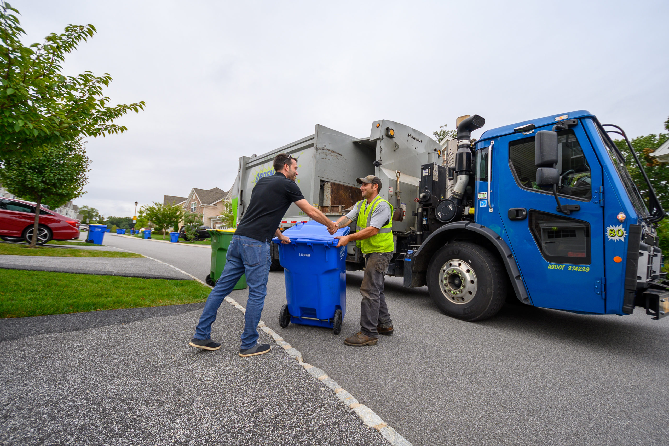 5 Factors to Consider Before Selecting Residential Trash Pickup(01)